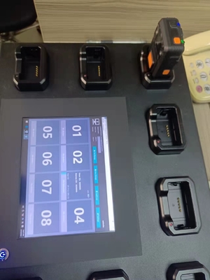 ตำรวจสวมกล้องบันทึกภาพ GPS Track สำหรับบอดี้แคมเจ้าหน้าที่รักษาความปลอดภัยของหน่วย Swat Police