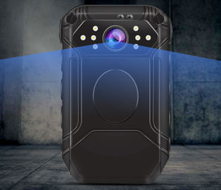 2 Way Spy Body สวมใส่กล้องเสียงและฟังก์ชั่นระยะไกล WIFI GPS สร้างขึ้นในการ์ด TF 32 GB