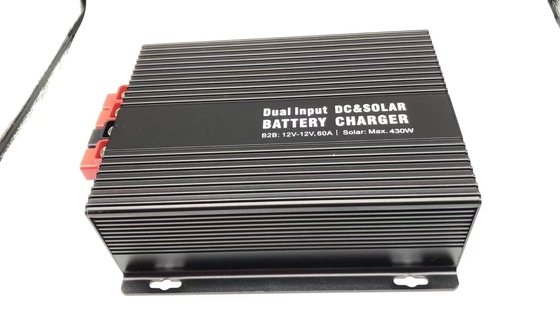 ตัวควบคุมเครื่องชาร์จแบตเตอรี่พลังงานแสงอาทิตย์แบบ Dual Input 12V B2B 60A MPPT 30A