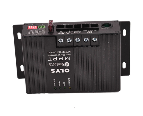 50V Max 25A Dual Battery MPPT Charge Controller ประสิทธิภาพ 99.8% สำหรับ RVs Caravan Boat