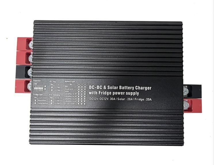 30A 390W DC แบตเตอรี่ชาร์จ 12V แบตเตอรี่ อุณหภูมิชดเชย น้ําหนักเบา 1.5kg