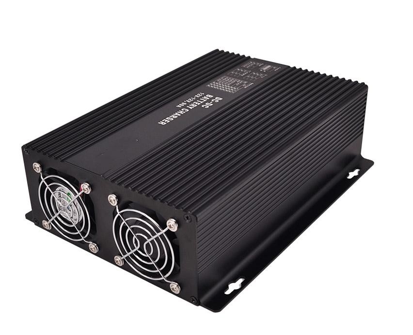 เครื่องชาร์จแบตเตอรี่ 12V 30A DC พร้อม 390W Pvmax ป้องกันขั้วขั้วขั้วขั้วขั้วขั้วขั้ว