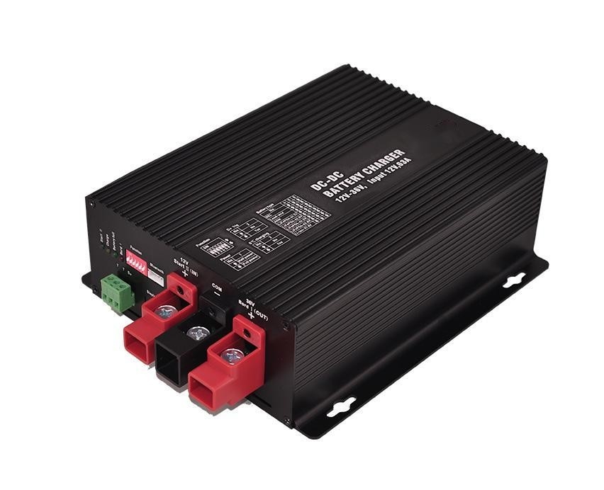 เครื่องชาร์จแบตเตอรี่ 910W DC กระแสการบริโภคตนเอง 35 MA 3kg น้ําหนัก มิติและการออกแบบที่คอมแพคต์